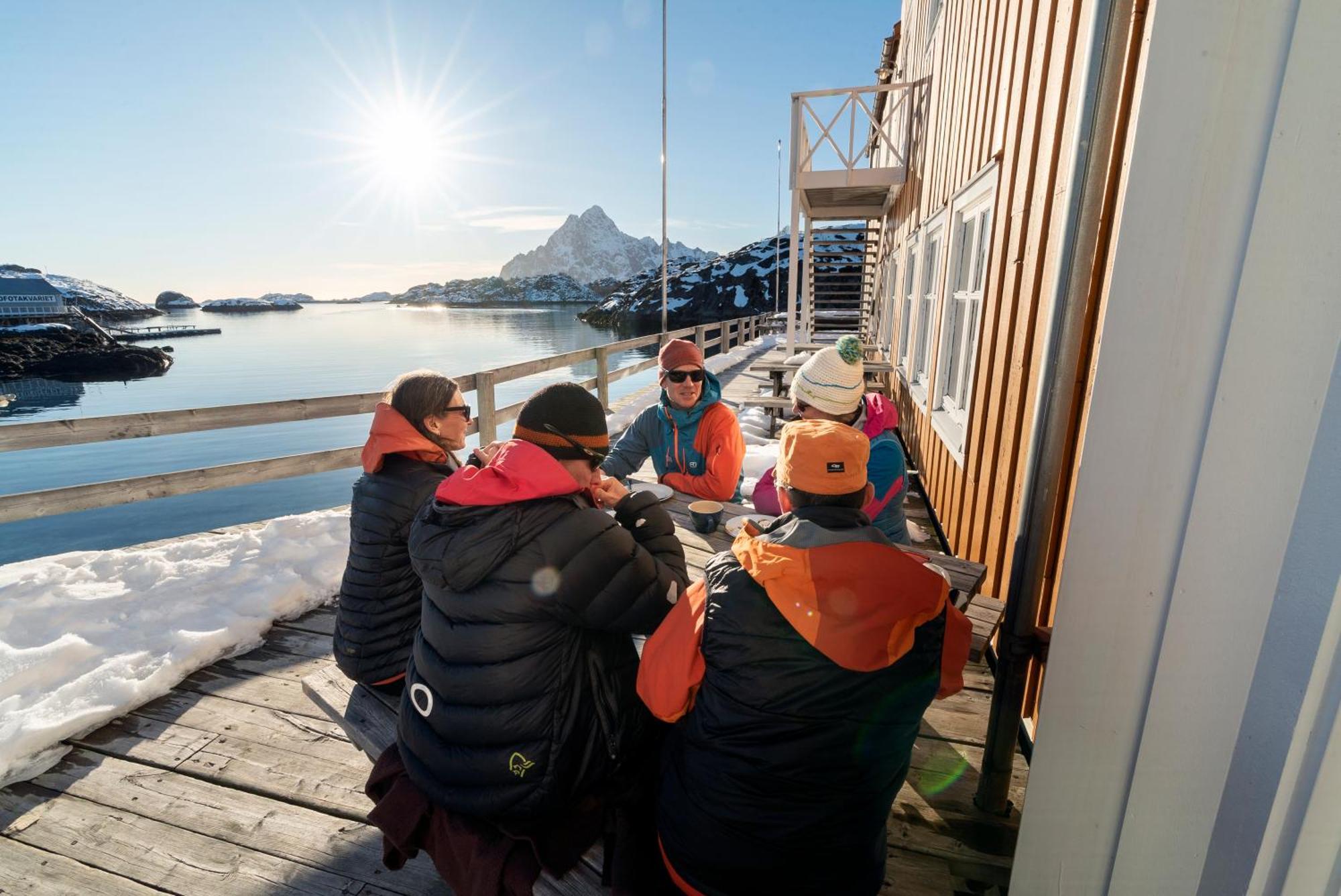 Apartahotel Nyvagar Rorbuhotell - By Classic Norway 3*